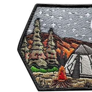 Insignias de bordado de calidad superior OEM al por mayor en ropa de Bajo MOQ buen material insignias de bordado a mano de talla grande personalizadas - Product Image 3