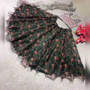 Attrayant Lehenga choli pour femmes Organza Floral Print Sequins & Broderie Travail Designer Party Wear, Indian Wear - Product Image 2