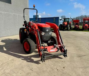 Tracteur agricole diesel 4x4 compact avec transmission par engrenages, direction assistée, système hydraulique, pompe 75 CV - Product Image 2