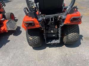 Tracteur à roues d'occasion Kubota BX2380 pour les fermes avec des composants clés tels que le roulement, le moteur, la pompe à engrenages, la boîte de vitesses - Product Image 2