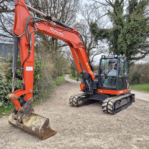 Kubota รถขุด KX080ตีนตะขาบขนาดเล็กเครื่องจักรก่อสร้างที่ใช้ทนทานและพร้อมใช้งาน - Product Image 1