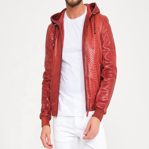 Chaqueta con capucha de cuero rojo genuino para hombre Estampado de serpiente Python Relieve Casual Estilo de invierno Cierre de cremallera Patrón de animal ODM - Product Image 1