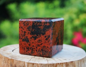 Cubo rojo Mahagoniy, arte de piedra de ágata auténtica con patrones intrincados y brillo Natural, adecuado para escritorio de esquinas de meditación - Product Image 2