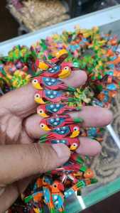 Personalizada pintada a mano de madera pequeña mini loro tema cuentas ideales para su uso como decoración del hogar y para la joyería - Product Image 4