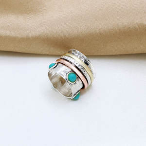 2024 nouveau naturel Turquoise pierre précieuse Texture trois tons Spinner anxiété guérison martelé bande 925 argent bijoux fins grossiste - Product Image 1