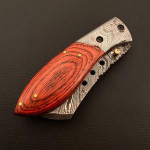 Cuchillo plegable de acero de Damasco hecho a mano para supervivencia, cuchillo de caza de bolsillo con mango de madera, cuchillo de utilidad personalizable OEM para él - Product Image 4