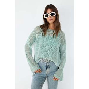 Pull en tricot doux avec détails texturés - Product Image 4