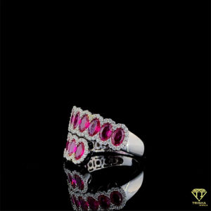 Bague en grappe de rubis ovale avec moissanite scintillante élégante et scintillante pour des occasions spéciales - Product Image 2