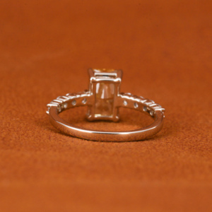 Bague de fiançailles en diamant cultivé en laboratoire coupe rayonnante jaune plaqué or massif 14K réglage pavé à la mode certificat IGI bague fine pour femme - Product Image 5