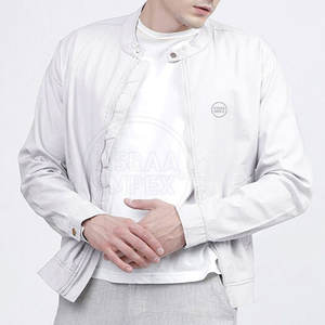 แจ็คเก็ตบอมเบอร์ผู้ชายดีไซน์ล่าสุดขายส่ง ผลิตจากโพลีเอสเตอร์ 100% แฟชั่นสำหรับฤดูหนาว ปรับแต่งโลโก้ได้ คอปกแบบมีฮู้ด แห้งเร็ว - Product Image 5