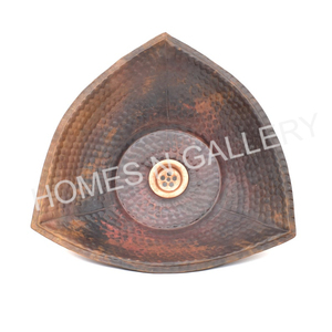 Nouveau Lavabo de salle de bain autoportant en cuivre martelé fait main, forme triangulaire, style antique et rustique, personnalisé, haute qualité, en promotion - Product Image 3