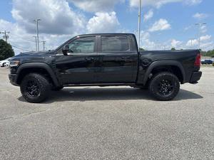 รถกระบะมือสอง RAM 1500 RHO 4 ประตู รุ่นครูว์แค็บ ขับเคลื่อน 4 ล้อ ปี 2025 ขนาดกระบะ 5.6 ฟุต (เครื่องยนต์ 3.0 ลิตร 6 สูบ เทอร์โบ เกียร์อัตโนมัติ 8 สปีด) คุณภาพสูง - Product Image 2