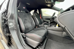 LISTO PARA CONDUCIR - USADO, VOLANTE A LA IZQUIERDA |   CONDUCCIÓN DERECHA |   TOYOTA GR COROLLA MORIZOO EDITION 2023 - Product Image 4