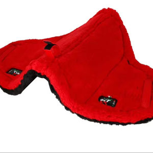 แผ่นรองอานม้าแบบคลาสสิกบุผ้าควิลท์ขายดี พร้อมขนสัตว์ ผู้ผลิตขายส่งแบบกำหนดเองสำหรับอุปกรณ์ขี่ม้า - Product Image 1