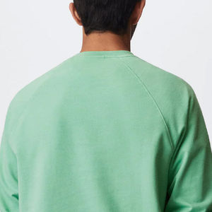 เสื้อสเวตเตอร์ถักลายโลโก้แบบกำหนดเอง คอกลม น้ำหนักเบา สีพื้น คุณภาพสูง สำหรับผู้ชาย ฤดูใบไม้ร่วง 2025 รุ่นที่ดีที่สุด - Product Image 6