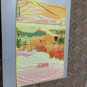 Toalla de Playa Cuadrada de Microfibra de Poliéster con Estampado Animal Digital, Alta Absorbencia, Lavable a Máquina - Product Image 2