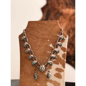 Collar Navajo Vintage de Plata de Ley con Múltiples Piedras, Hecho a Mano por Artesanos, Artículo de Colección Cultural - Product Image 1