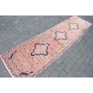 Alfombra Turca Vintage de 2.5x9.4 pies, Alfombra Floral Azul y Rosa - Product Image 3