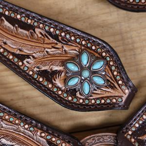 Ensemble de harnais de cheval western en cuir bleu fait à la main, collier de poitrail, têtière avec clous argentés pour le rodéo et la course de barils, équipement équestre - Product Image 4