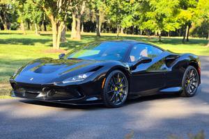 Ferrari F8 Tributo d'occasion propre, modèle 2022 - Product Image 6