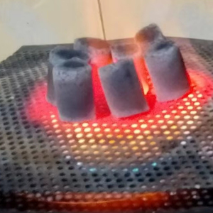 Charbon de bois de shisha en coquille de noix de coco certifié Halal Chaleur coupée au doigt de qualité supérieure Inodore Merades saoudiens de qualité pour l'exportation - Product Image 1