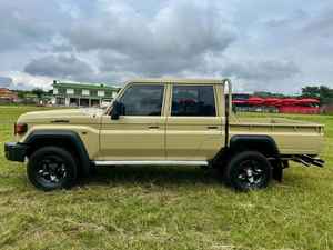 2024/2023 usado para la camioneta Toyota LandCruisers 4x4 a la venta coches usados de la línea de la serie 70 - Product Image 4