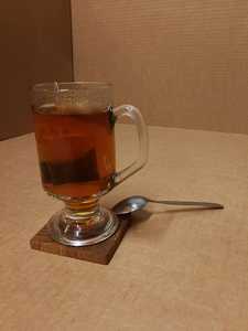 จานรองแก้ววอลนัททรงสี่เหลี่ยมสไตล์คลาสสิกหรูหราสำหรับใช้ในบ้านแปลงการตกแต่งห้องนั่งเล่นของคุณด้วยเสื่อและแผ่นรองจานลดราคาสุดหรูเหล่านี้ - Product Image 3