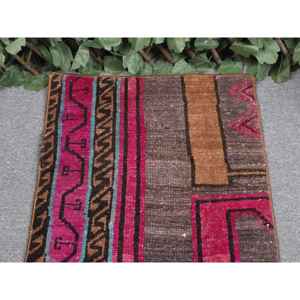 Tapis vintage 1,6 x 2,4 pieds, tapis turc abstrait rouge en laine - Product Image 3