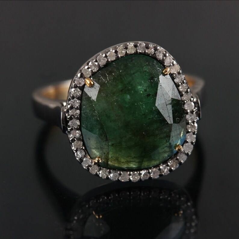 สีเขียว