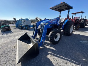 Tractor de Ruedas Usado New Holland Work Master 60 Diésel 4WD con Motor de 55HP y Caja de Cambios con Variantes de 10HP/100HP para Tractor Agrícola en Venta - Product Image 4