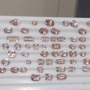 สินค้าทำด้วยมืออัญมณีมอร์แกไนท์ธรรมชาติสีชมพูพีชคริสตัลผสมรูปทรงฟรีไซส์ - Product Image 3