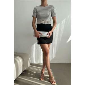 Falda a Rayas Negra con Ribete de Encaje para Mujer, Marca Topshow, Blusa al por Mayor - Product Image 5