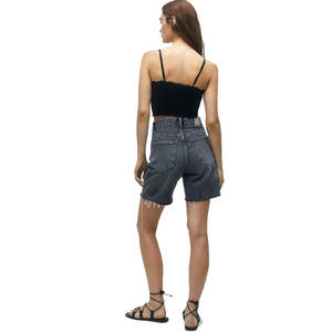 Tissu véritable de qualité supérieure Logo personnalisé Vente en gros Fabricant de haute qualité Nouveau style Meilleur matériau avec tarif bon marché pour les femmes Crop Top - Product Image 2