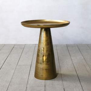 Table d'appoint en laiton au design haut de gamme avec combinaison de verre et de laiton pour un décor élégant pour l'exportation mondiale depuis l'Inde - Product Image 3