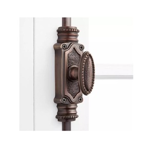 Serrure à crémone en laiton au design unique avec finition dorée au style de luxe utilisé dans la maison hôtel disponible à un prix avantageux - Product Image 5