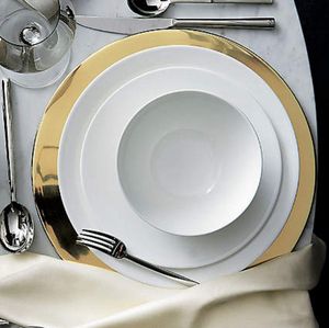 Assiette de présentation en métal pour décoration de salle à manger de banquet artisanale avec un design élégant adapté aux configurations de mariage et de dîner - Product Image 6