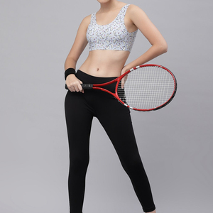 Sujetador Deportivo Sin Costuras de Soporte Medio para Mujer, Diseño Simple con Logotipo Frontal, Sin Tirantes, Nuevo, Hecho en Pakistán, para Yoga y Gimnasio - Product Image 6