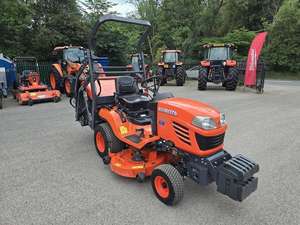 Tractor cortacésped original Kubota G261HD disponible en stock Cortacésped 72 pulgadas plataforma de corte y recolector de césped - Product Image 3
