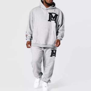 Dernier design 2026 Vêtements de sport pour hommes Nouveaux designs Survêtements respirants avec logo personnalisé Survêtement pour hommes Survêtement pour garçons - Product Image 1