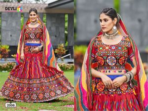 ชุดเลเฮนกาโชลีแบบใหม่สำหรับเทศกาลนาวราตรี ชุดเลเฮนกาโชลีแบบดั้งเดิมของอินเดีย ชุดเลเฮนกาโชลีแบบดีไซเนอร์ ชุดเลเฮนกาโชลีผ้าฝ้าย - Product Image 3