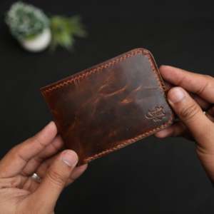 Portefeuille homme classique en cuir pleine fleur marron foncé gaufré, fait main, article 55 - Product Image 2