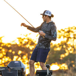 เสื้อใส่ตกปลาพร้อมโลโก้พิมพ์ซับลิเมต UV ป้องกันแสงแดดน้ำหนักเบาแห้งเร็ว UPF 50 - Product Image 2