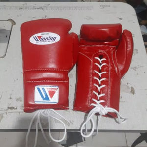 Gants de boxe classiques personnalisés d'usine de carton d'exportation standard/gants d'entraînement professionnels - Product Image 1