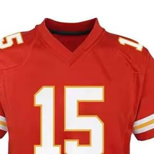 Maillot de football rouge personnalisé avec des rayures blanches et jaunes et le numéro 15, col en V, manches courtes, vêtements de sport d'équipe - Product Image 4