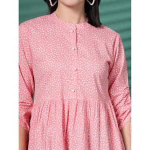 Eleva tu guardarropa diario con este exquisito vestido casual de popelina de algodón puro ecológico para mujer, ideal para primavera/verano, con detalles en color caramelo. - Product Image 2