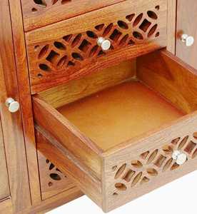 Buffet traditionnel en bois fabriqué à la main avec tiroirs en treillis et portes doubles pour salon et villa. - Product Image 4