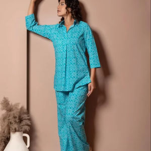 ชุดเซ็ตผ้าฝ้ายคอตตอนสีน้ำเงิน แบรนด์ BANDHEJ เสื้อแขนยาวคอปกพับลายดอกไม้ ผ้าฝ้ายแท้ พร้อมกางเกงขายาว ชุดเซ็ต C-ord ของขวัญสำหรับเธอ - Product Image 1