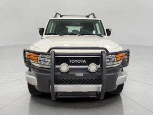 Arrivée en grande beauté! Véhicule personnel d'occasion Toyota FJ Cruiser 4x4 4L SUV 2013 - Product Image 2