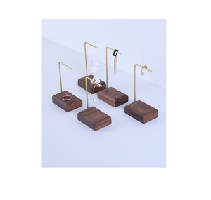 Vente en gros de présentoir à bijoux en laiton et bois de forme ronde présentoir de montre bracelet à une couche avec support - Product Image 2