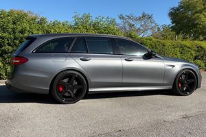 Mercedes-AMG E63 S Wagon 2018 Usado en Excelentes Condiciones, Motor V8 Twin-Turbo de 603 hp, Tracción en las Cuatro Ruedas, Equipamiento de Alta Gama, Sistema de Escape AMG Performance - Product Image 3